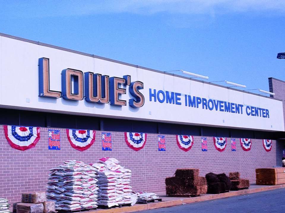 See What Lowes Looked Like When The Home Improvement Giant First Opened 