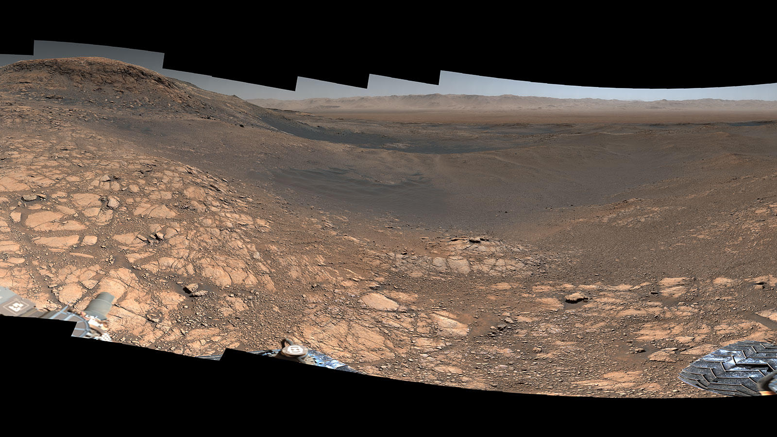 This 1.8 billion pixel panorama of Mars is made up of 1,200 individual ...