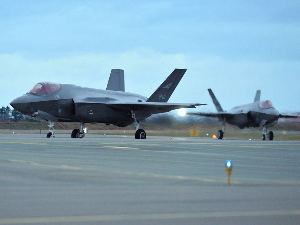 Norwegian F-35 stealth fighters sent out for the first time to ...