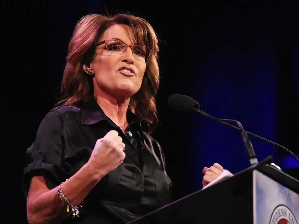 Here's a clip of Sarah Palin singing and dancing to Sir Mix-A-Lot's ...