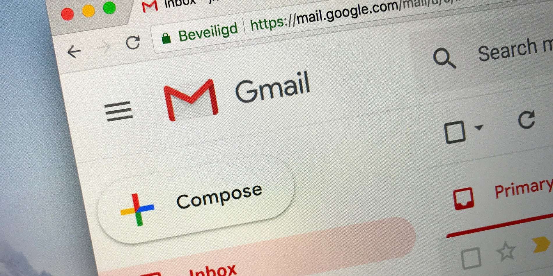 How to make Gmail display in dark mode on your computer, to reduce eye