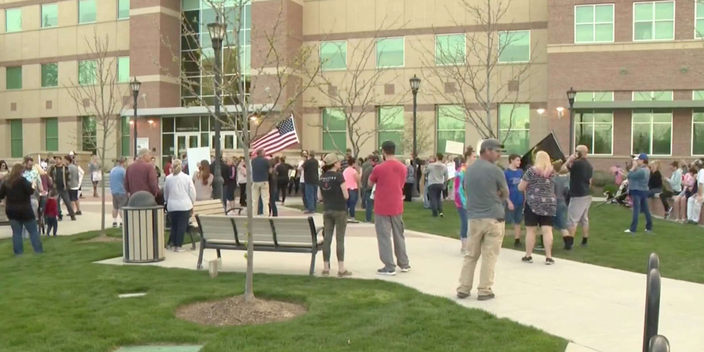 A 100 Person Protest Was Held In An Idaho After Police Said A Woman Violated City Orders By 4983