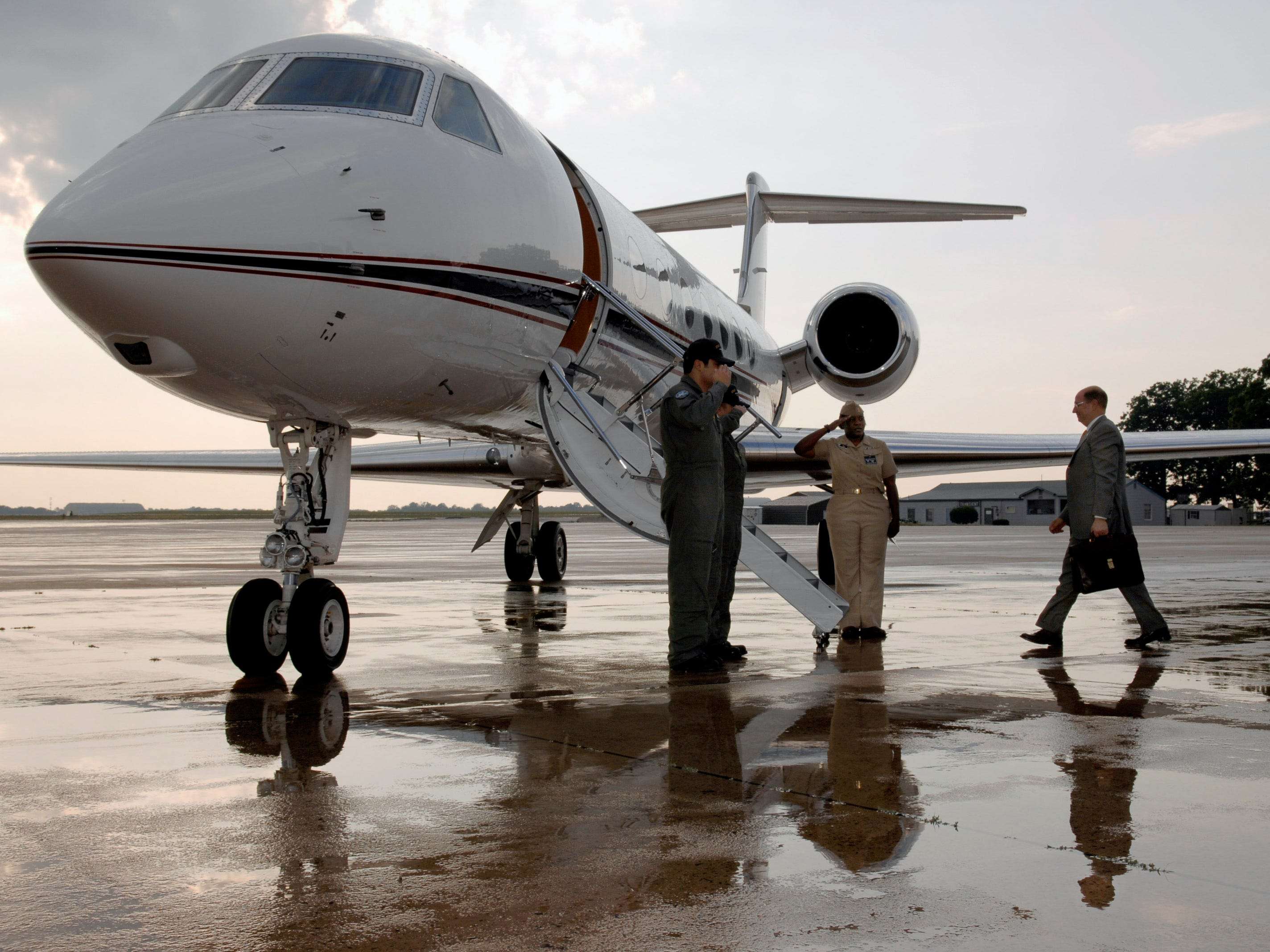 private-jet-industry-ceos-say-business-will-boom-as-the-wealthy-abandon