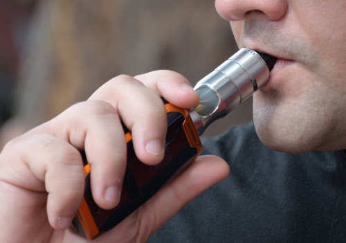 India s e cigarettes ban hasn t stopped vaping it only drove