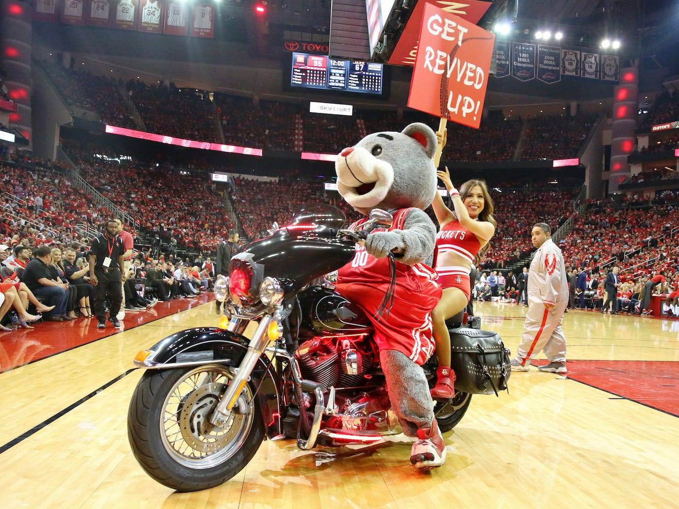 May 31, 2015: Houston Rockets mascot Clutch celebrates Houston