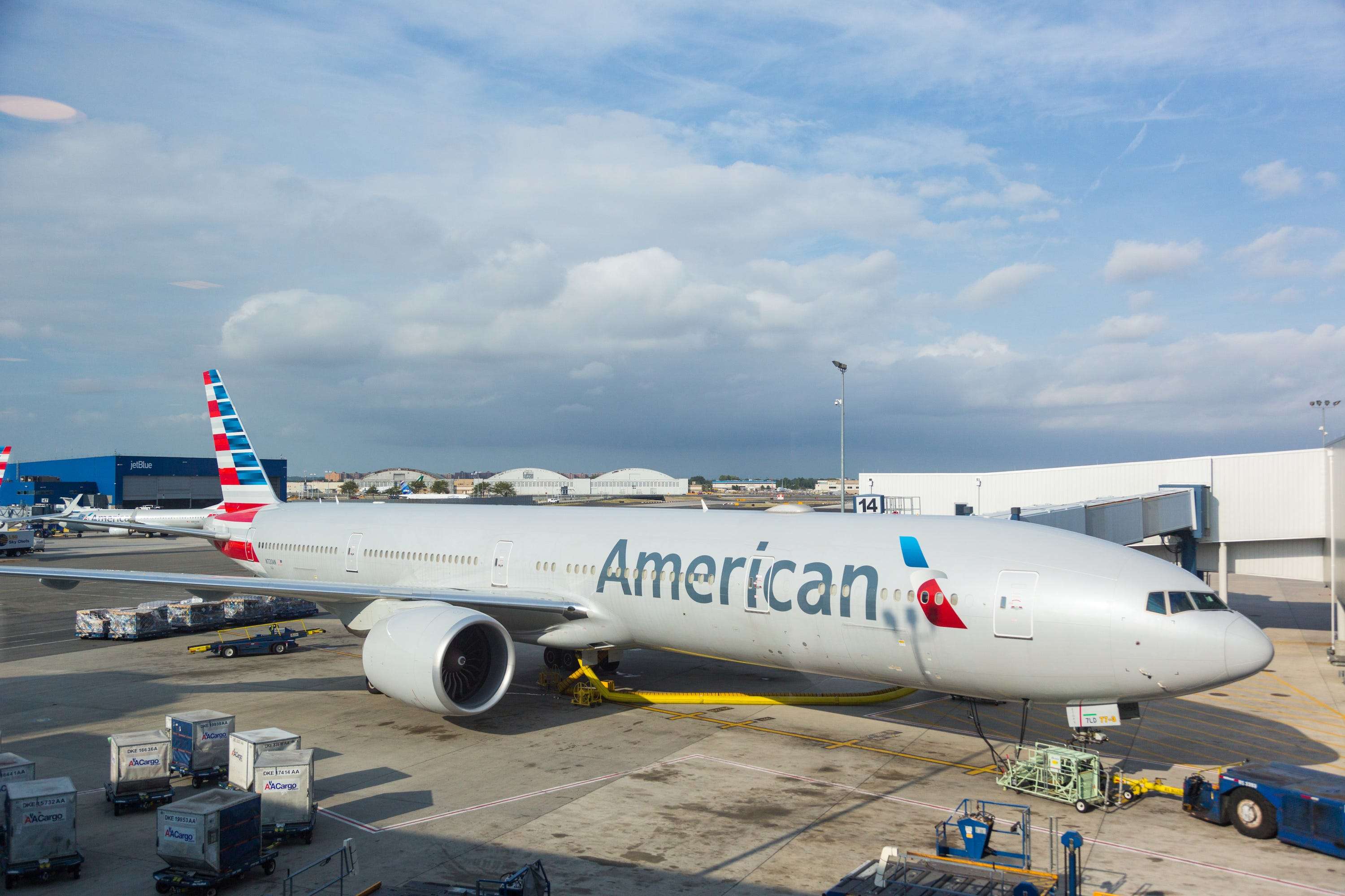 united-and-american-airlines-are-cancelling-flights-to-hong-kong-over-a