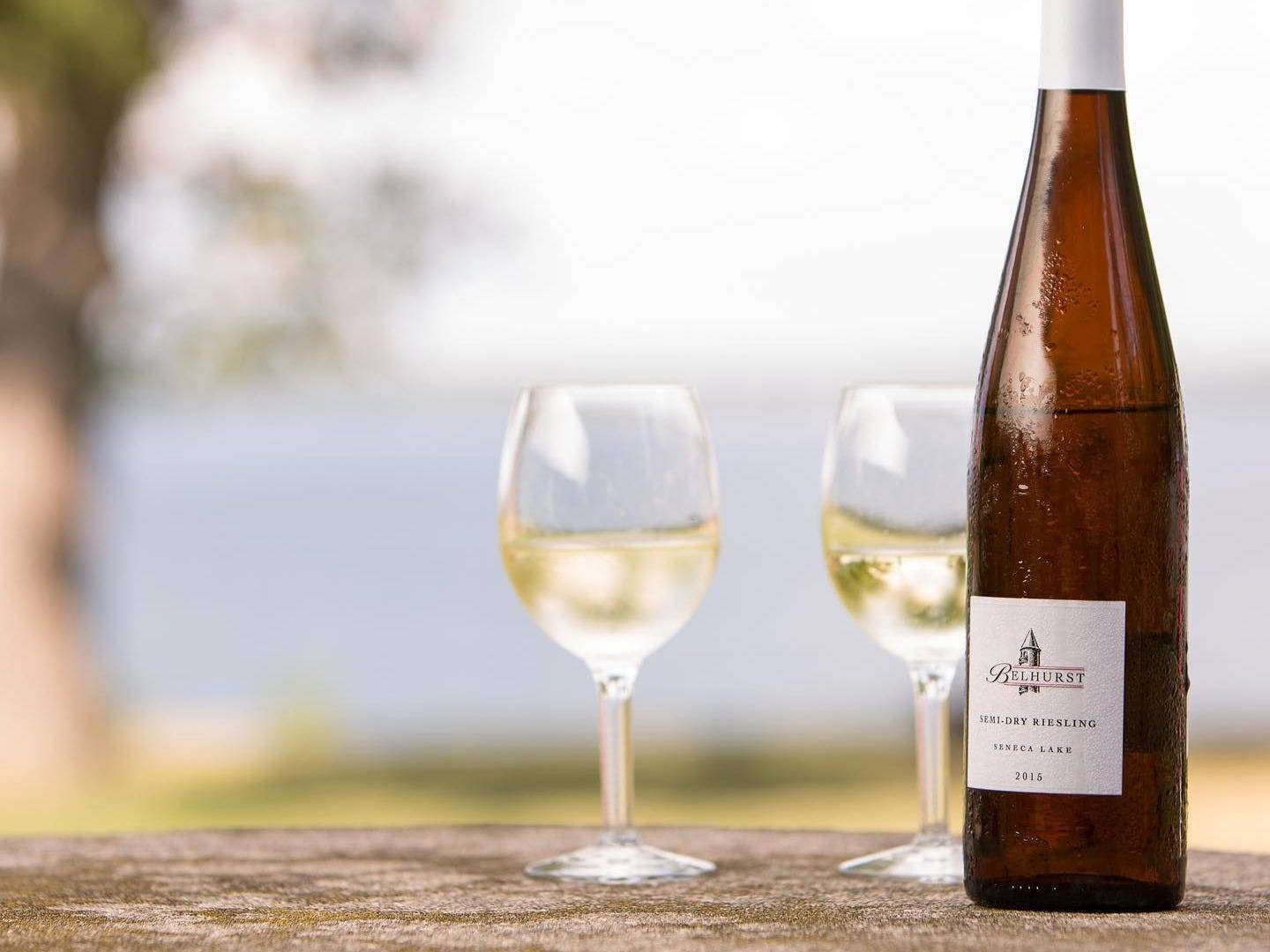 The 10 Best White Wines To Try For National White Wine Day 