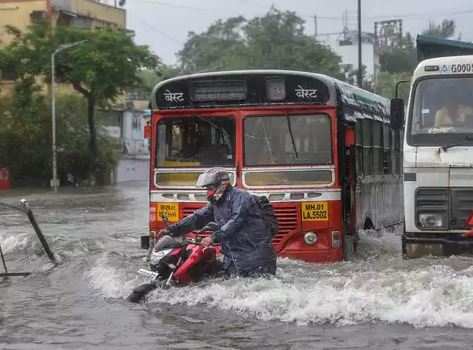 Non-stop Heavy Rains In Mumbai Affect Local Train And Bus Services ...