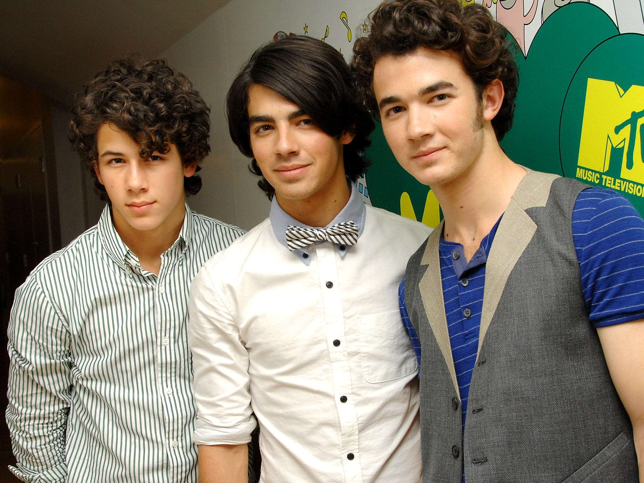 40 photos that show how drastically the Jonas Brothers' style has ...
