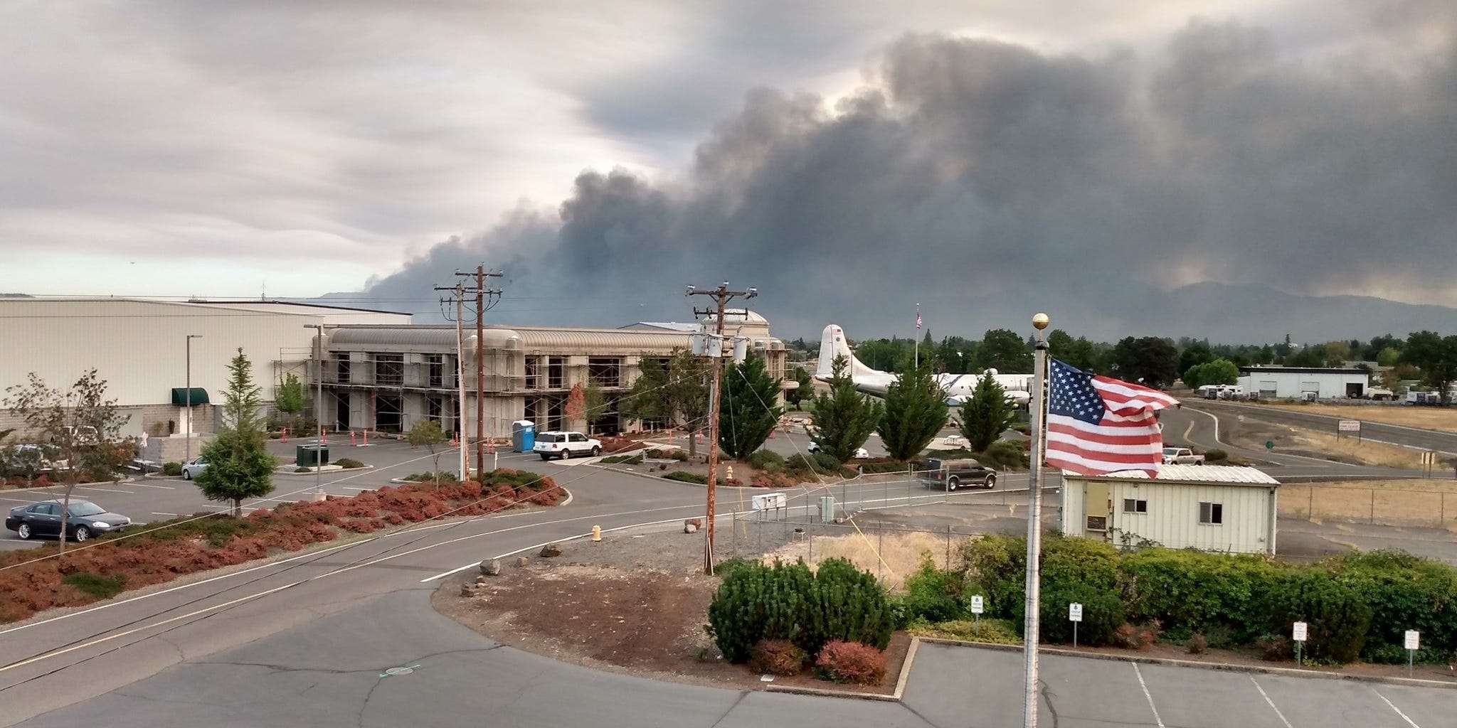 Residents of Medford, Oregon, ordered to evacuate as wildfire consumes