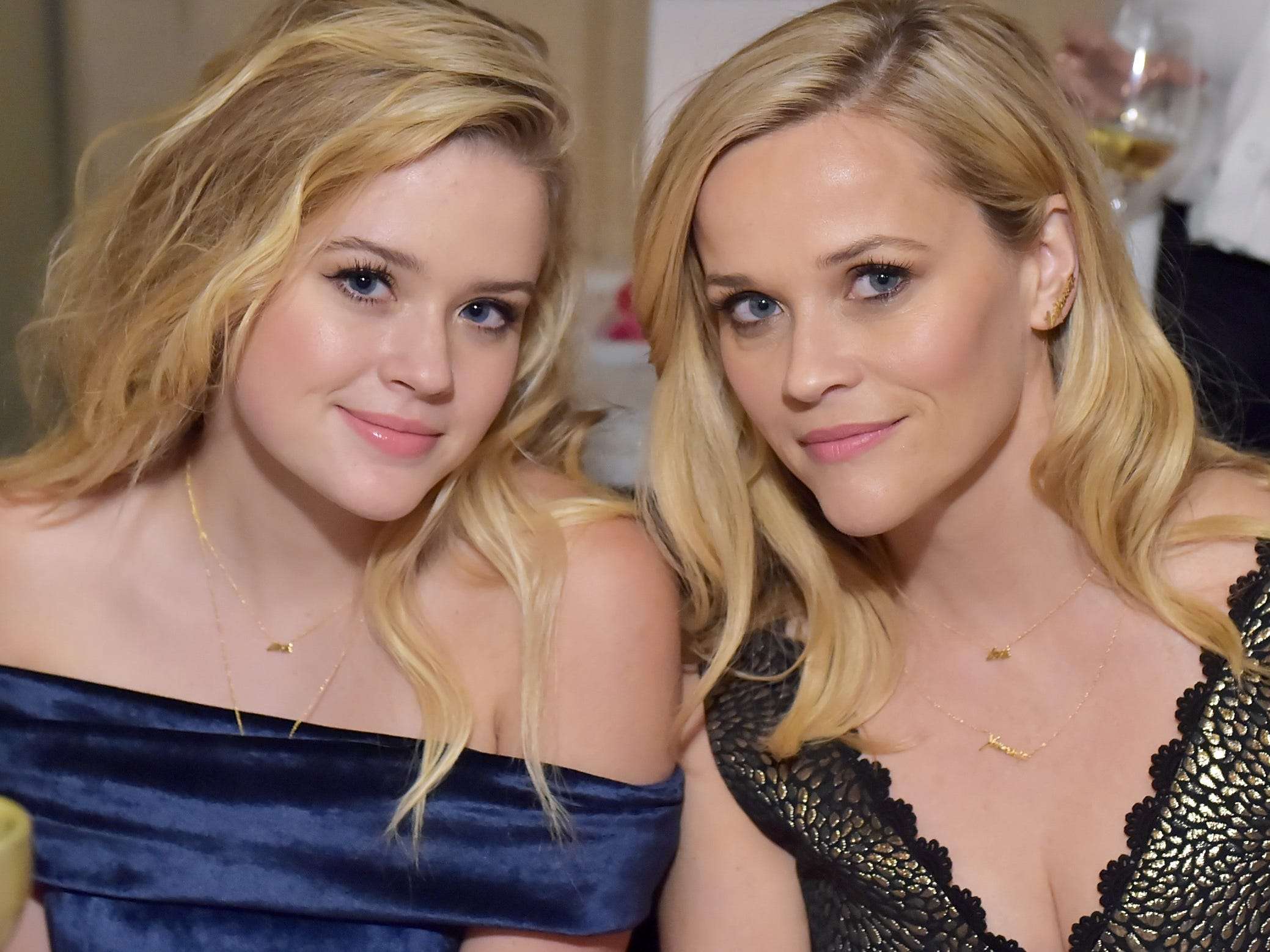 Reese Witherspoon Shared Adorable Photos Of Look-alike Daughter Ava ...