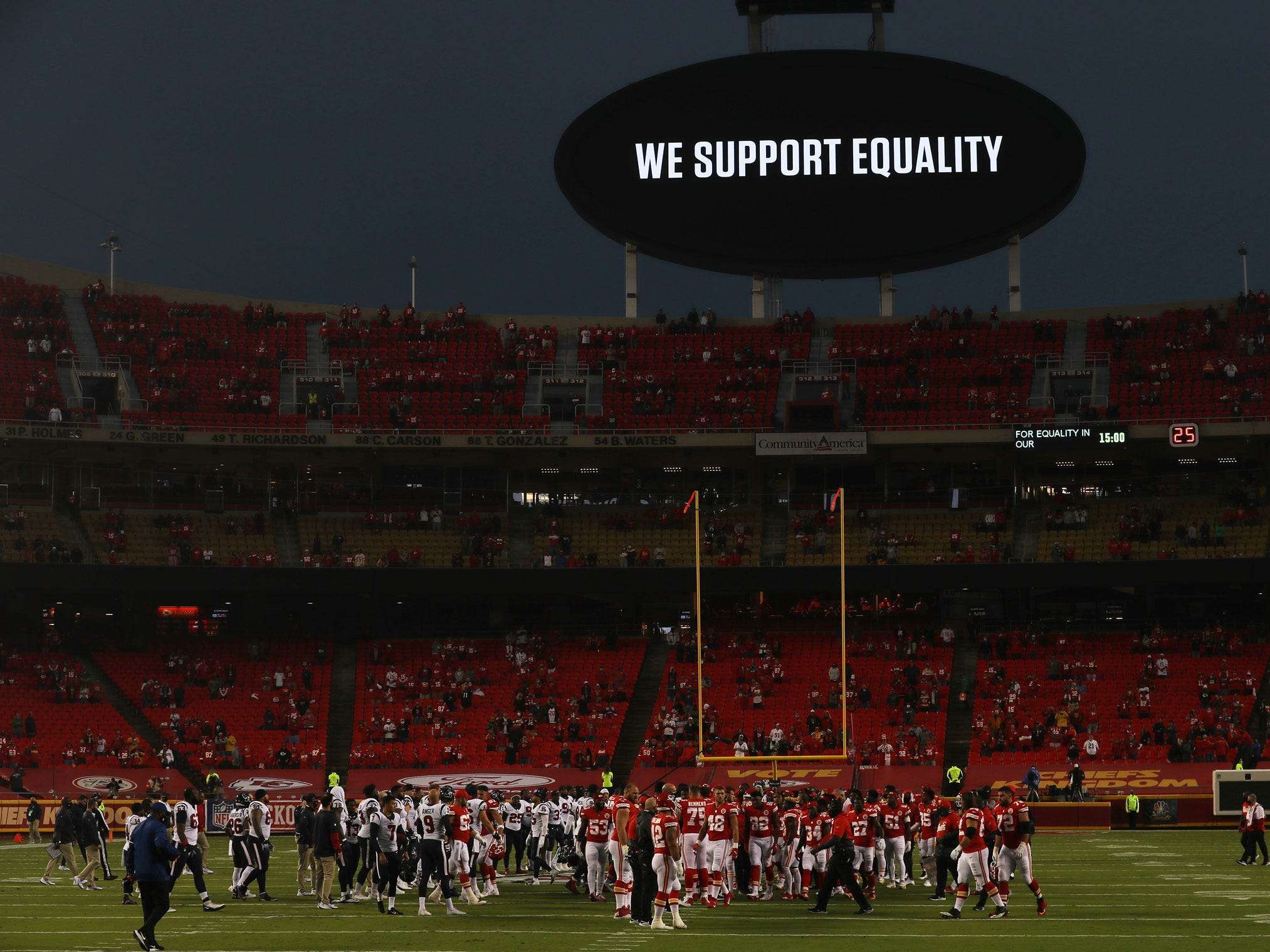 Kansas City Chiefs home opener features fewer fans, social justice