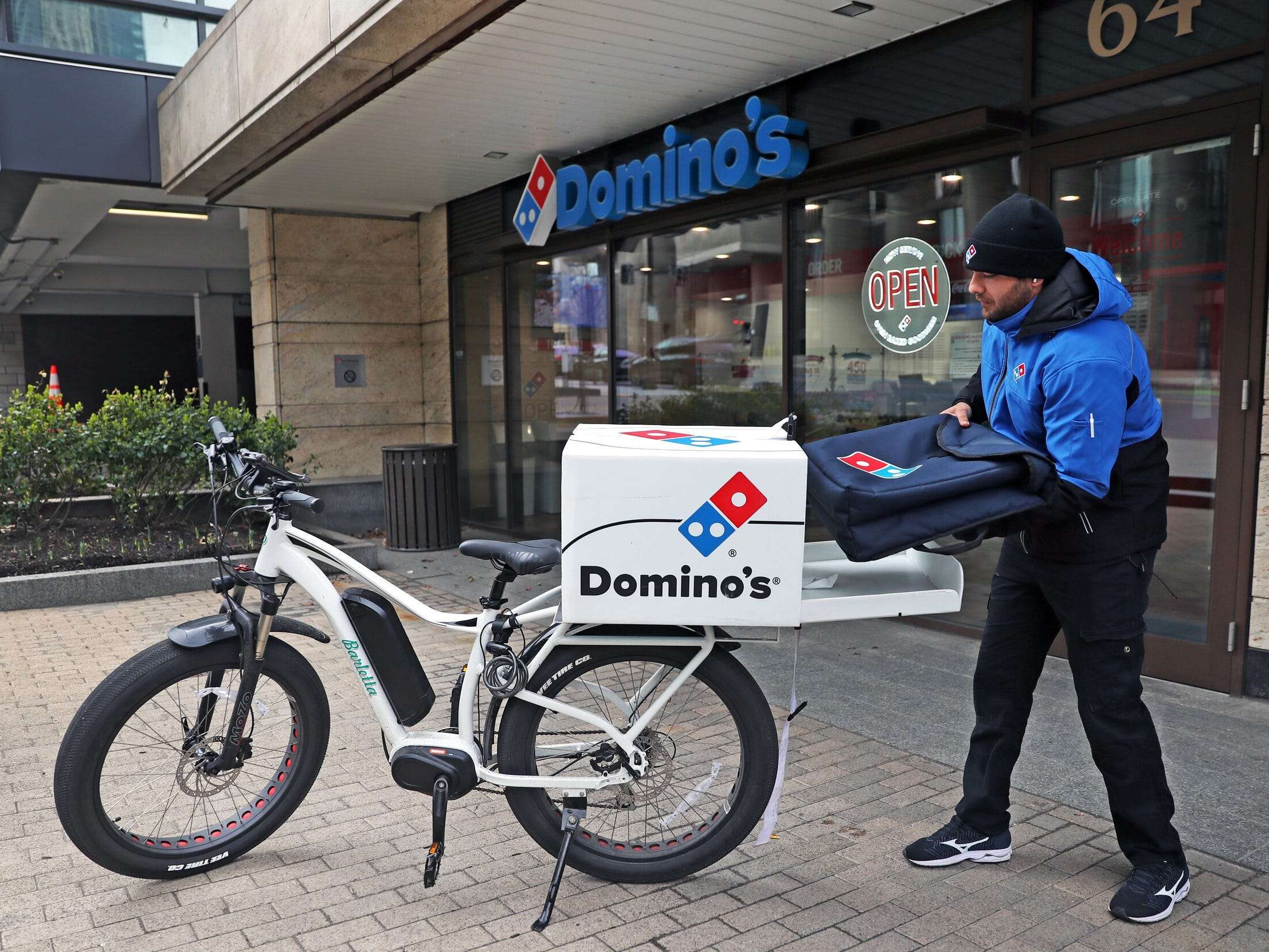 dominos e bike