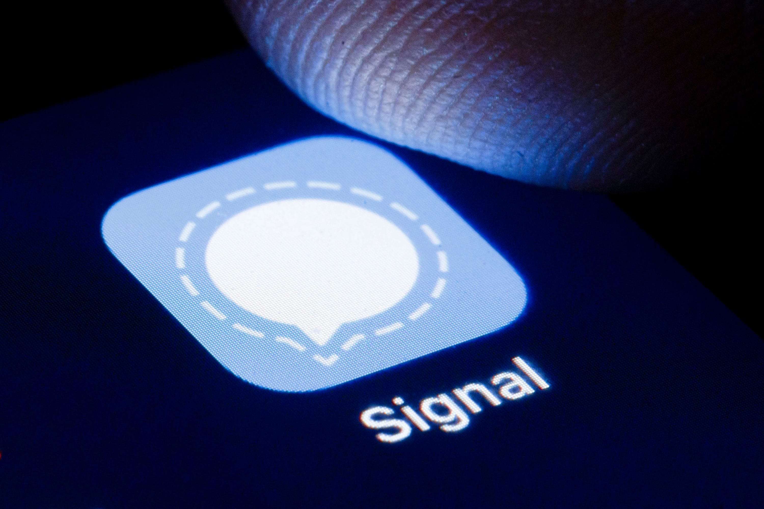 signal group chat encryption