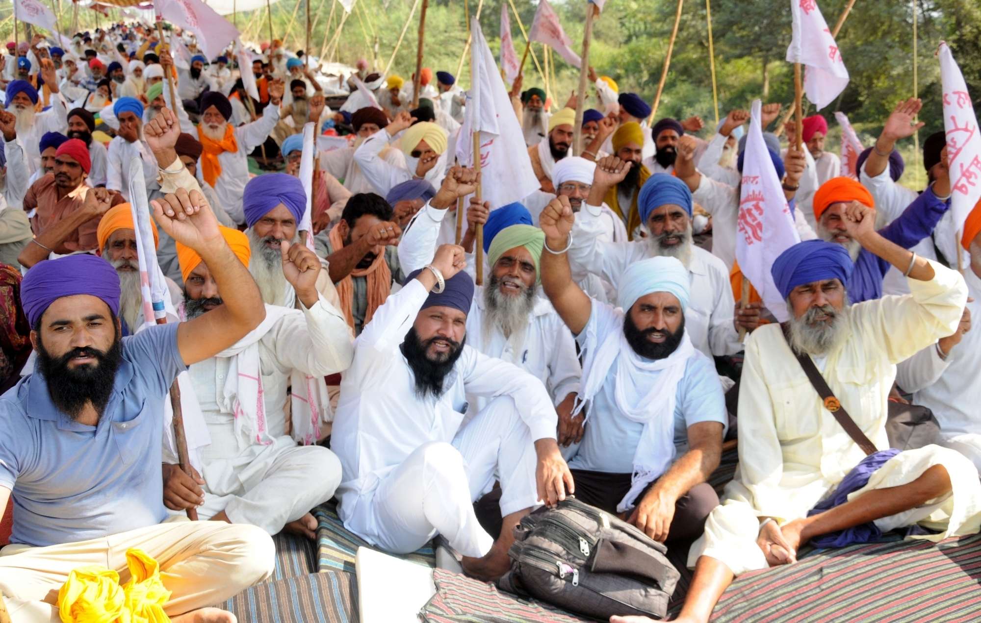 Farmers In Punjab, Haryana Block Roads As Part Of Nationwide Protest ...