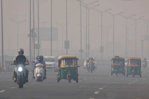 Delhis Air Quality Turns Severe Expected To Improve By Monday Business Insider India 3808