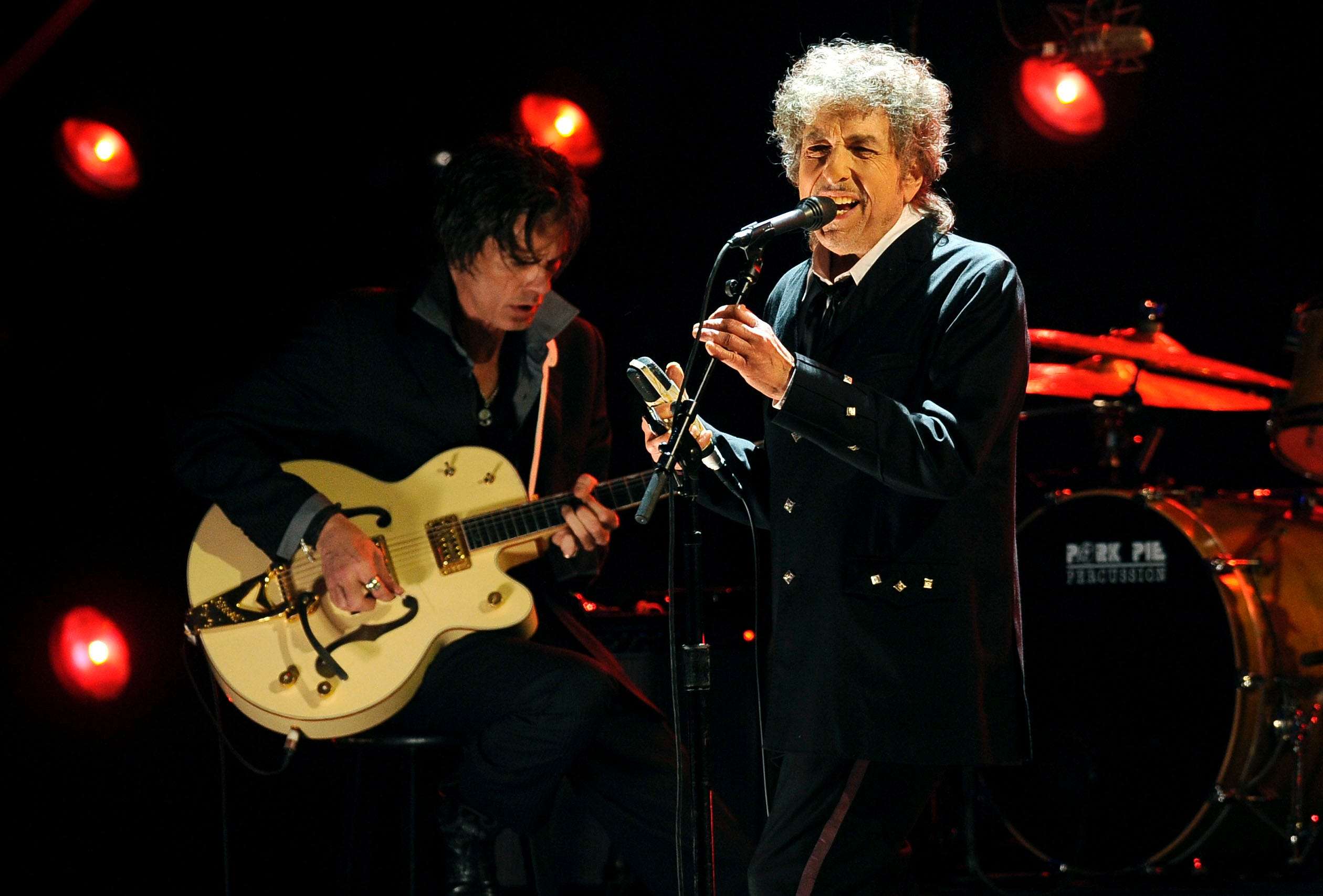 Bob Dylan Sold Music Rights To Universal Music 300 Million Estimated