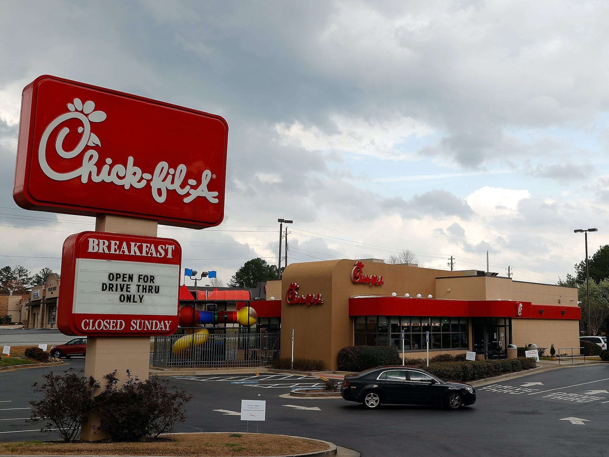 chick-fil-a-flour-bluff-now-hiring-kiiitv