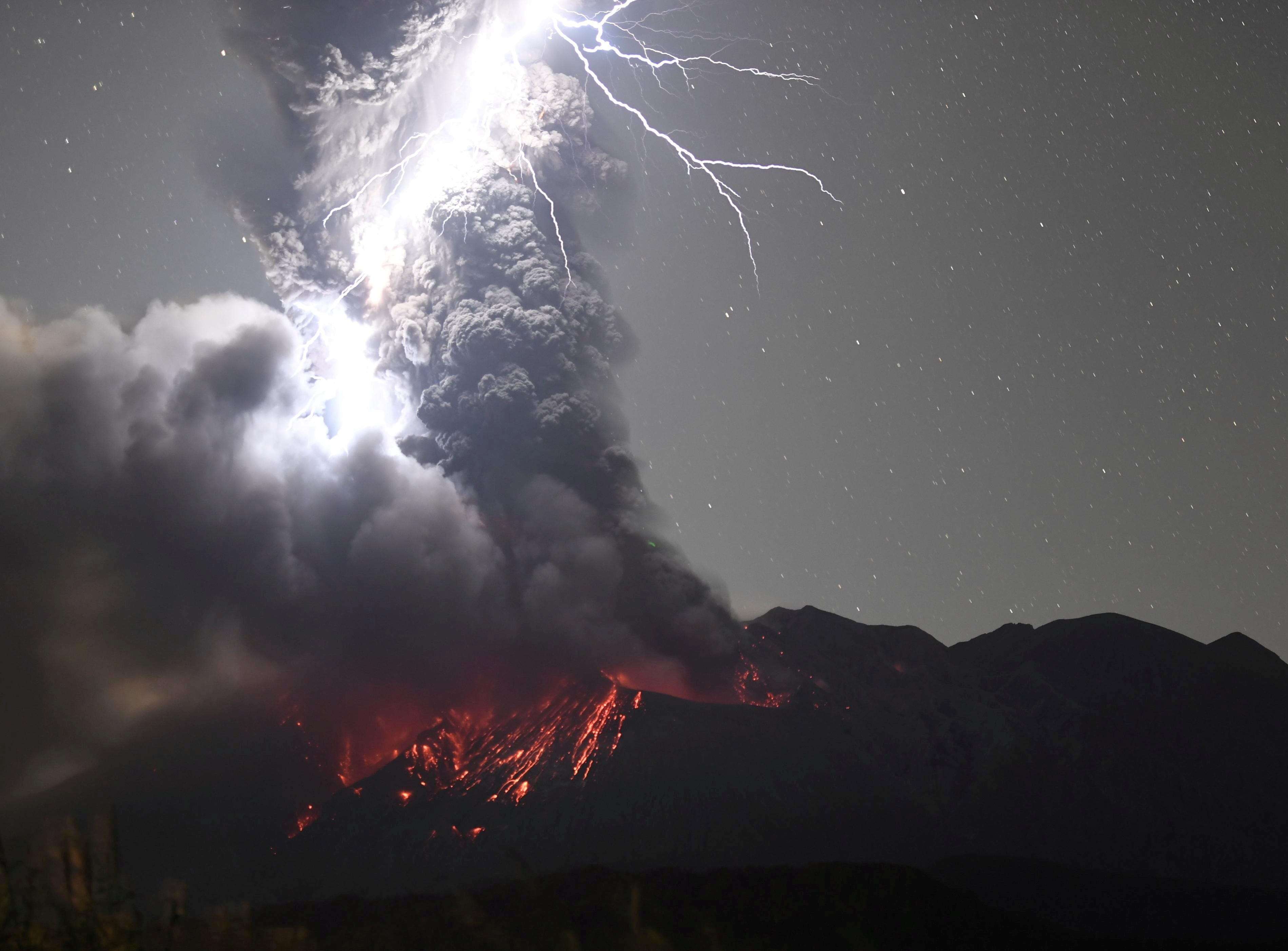A photographer captured the exact moment lightning struck Japan's