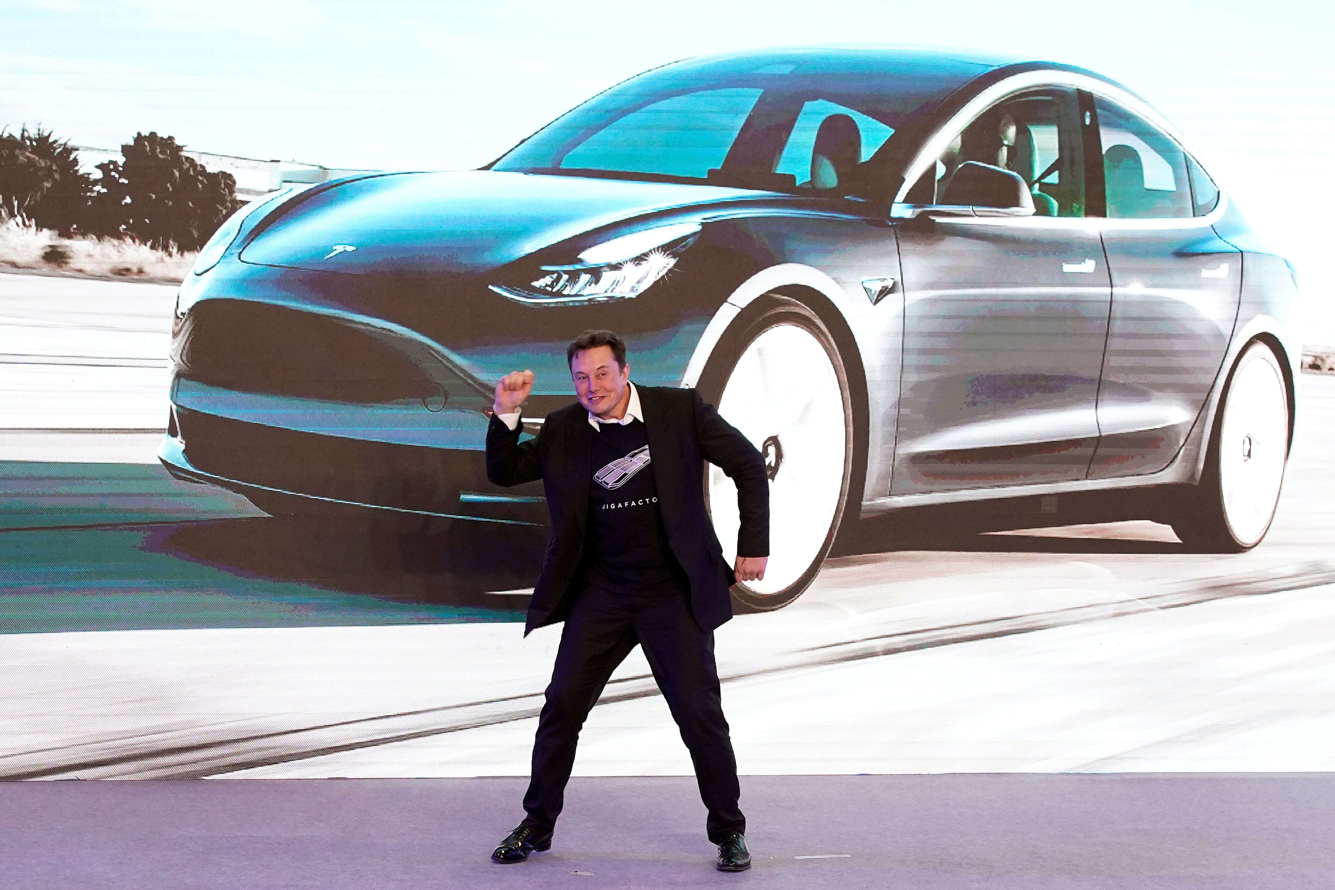 Elon Musk Promises 3 Free Months Of Tesla S Self Driving Software For Vehicles Delivered In The Final 3 Days Of 2020 Business Insider India