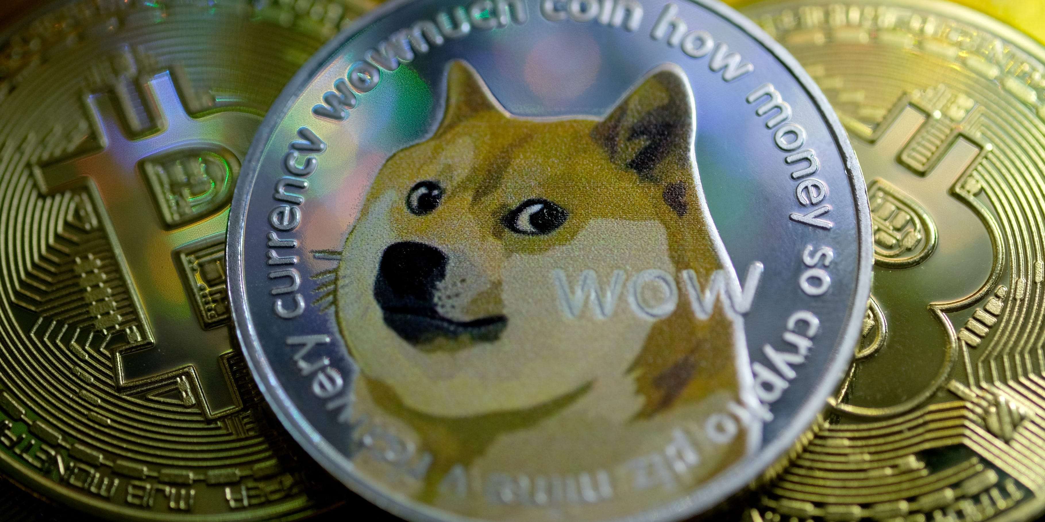 XRP falls sharply after soaring 50% but Dogecoin is holding on, with ...