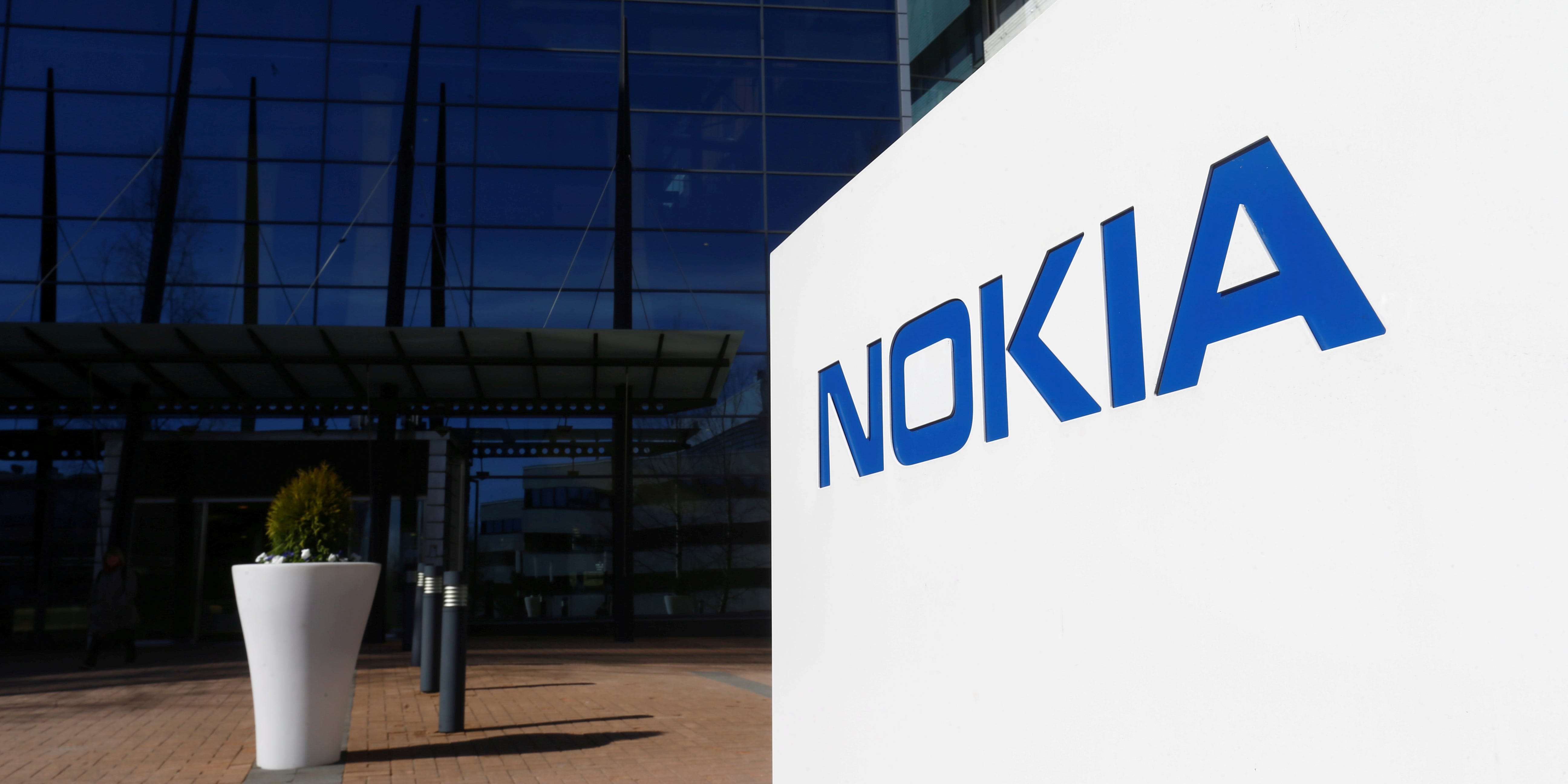 Nokia sinks 9 on 'challenging' 2021 outlook despite 4thquarter
