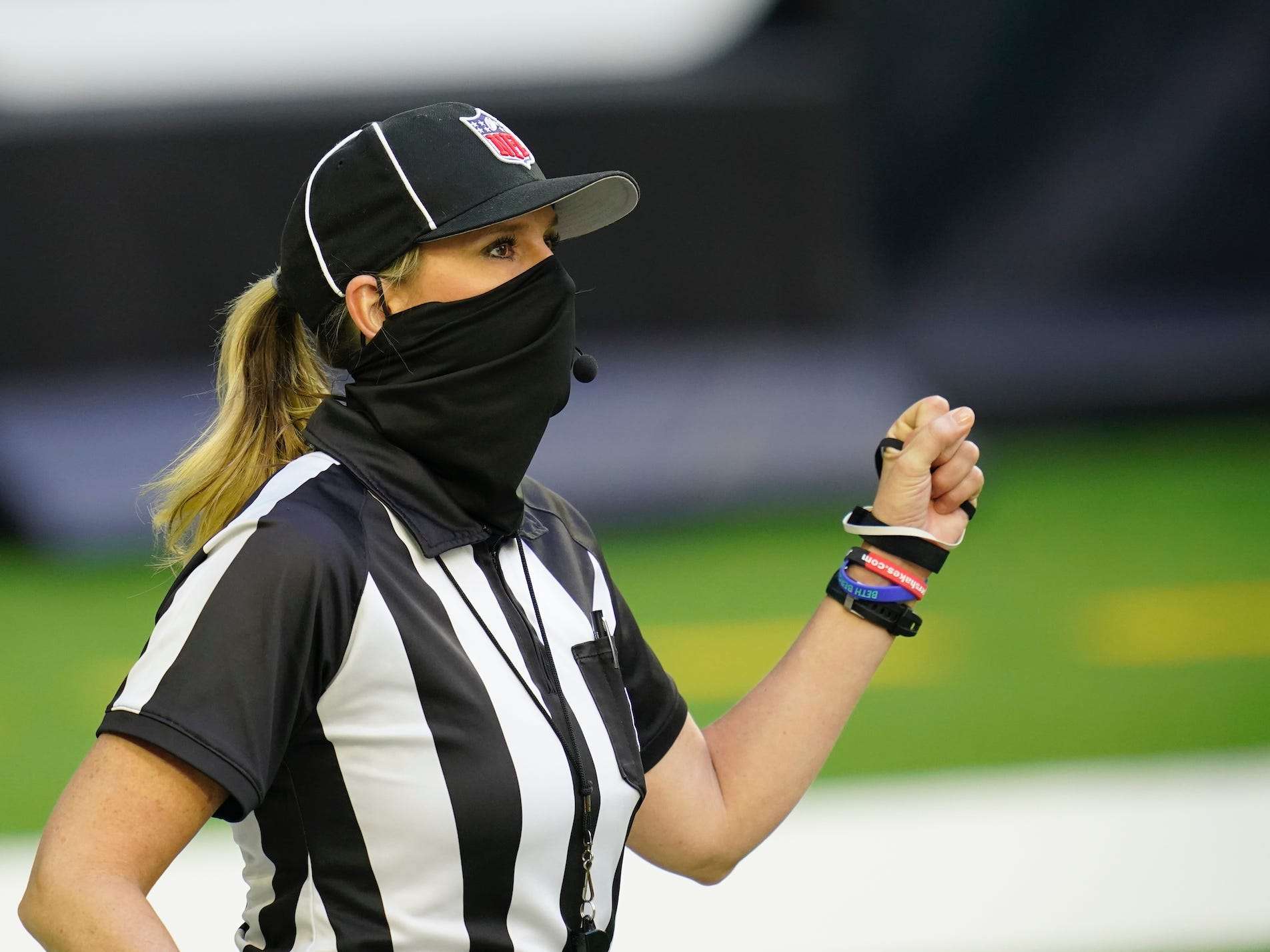 Sarah Thomas makes more NFL history as first female on-field official in  playoff game – The Denver Post