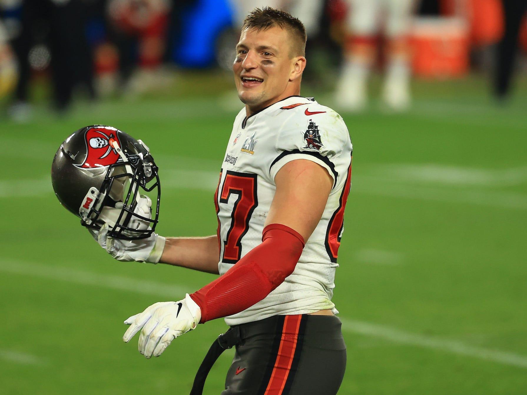 WATCH: Super Bowl LV Streaker in Pink Thong Runs the Field