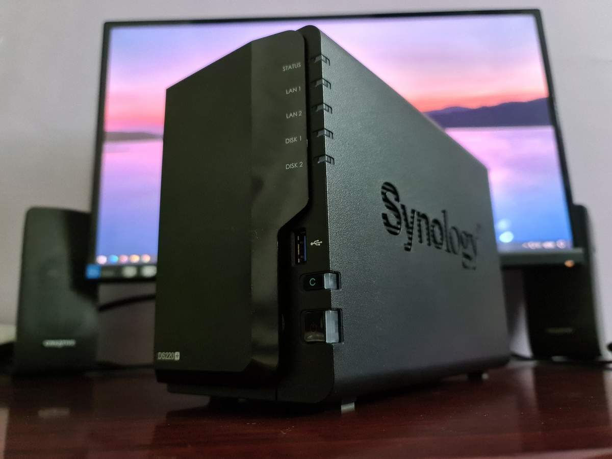 Synology NAS (Network Attached Storage)