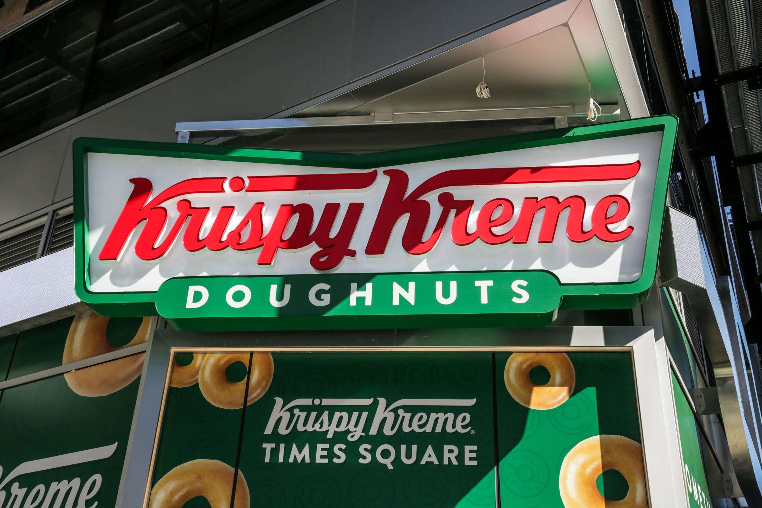 Krispy Kreme Unveils New St Patrick S Day Doughnut Collection