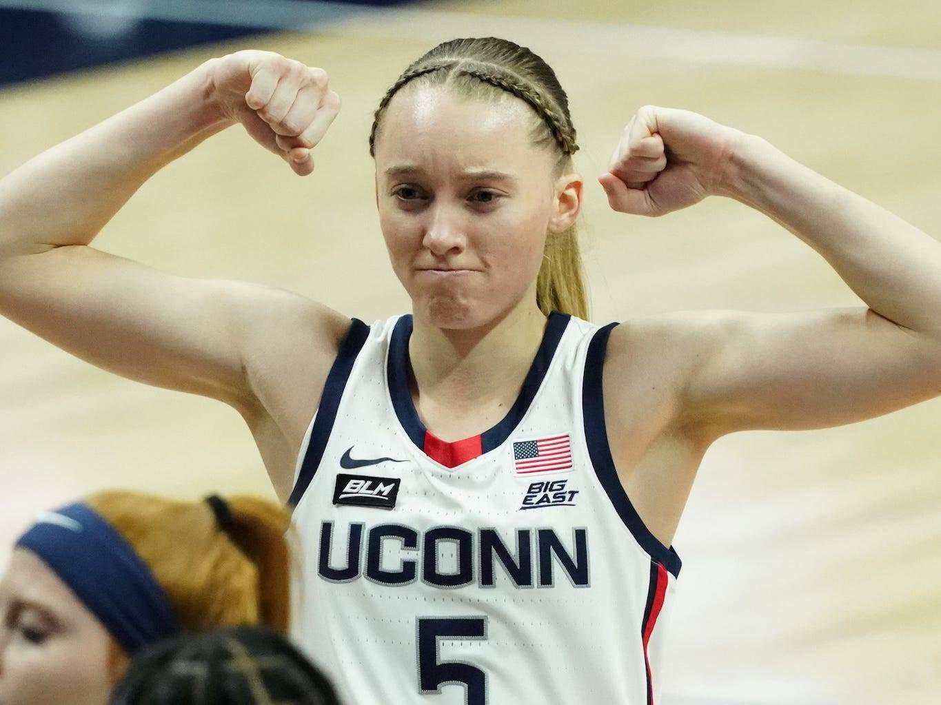 Freshman Sensation Paige Bueckers Slapped Coach Geno Auriemma On The ...