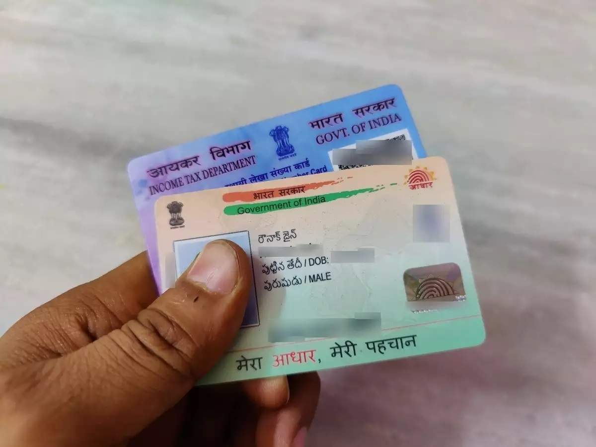 aadhaar-pan-link-your-card-may-become-useless-after-31st-march-do