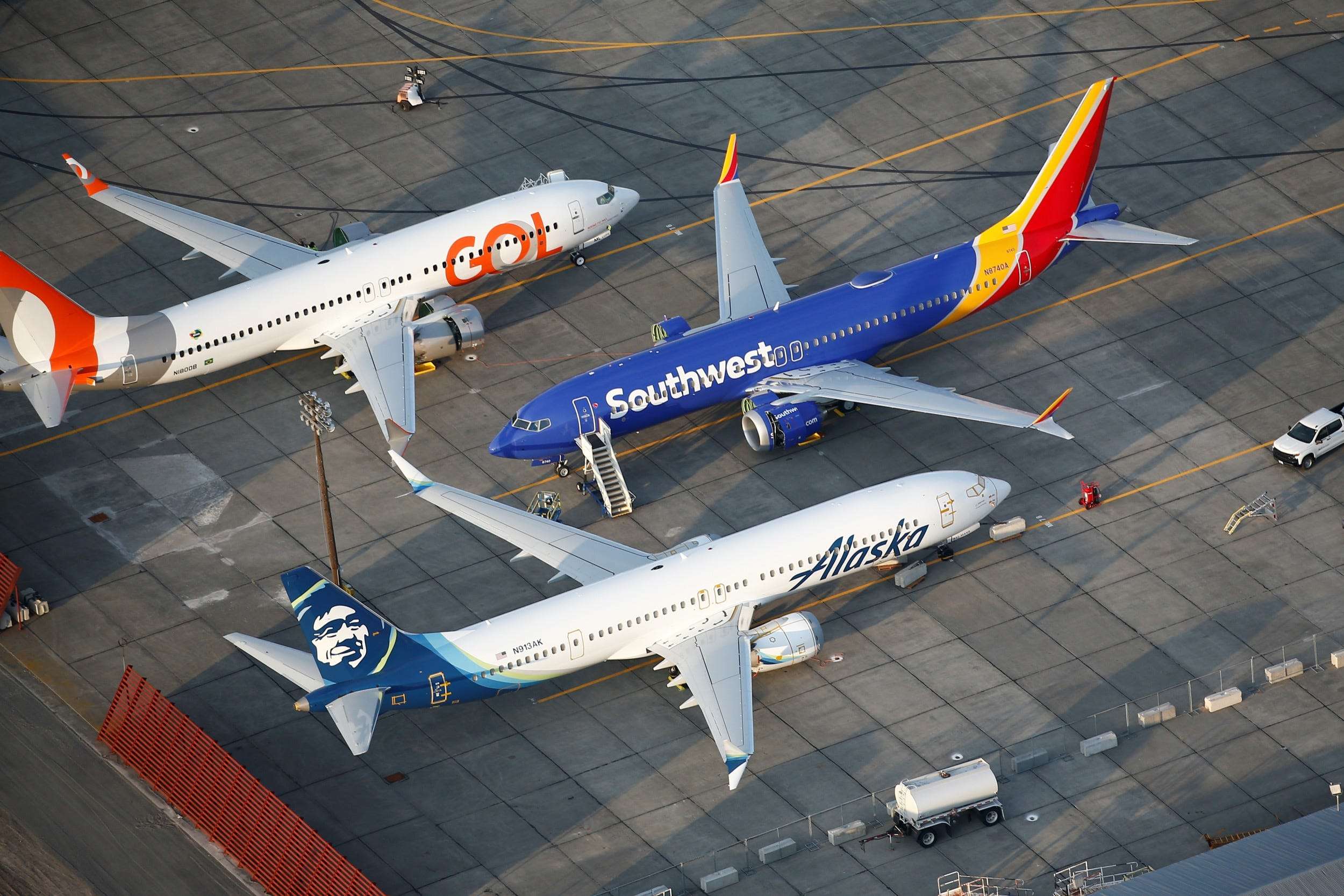 Boeing's infamous 737 Max plane has a new electrical issue affecting ...
