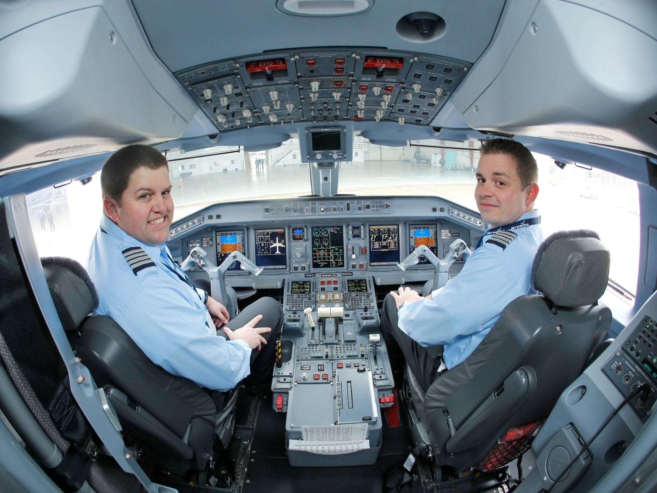 Jetblue founder David Neeleman's new airline is recruiting pilots and