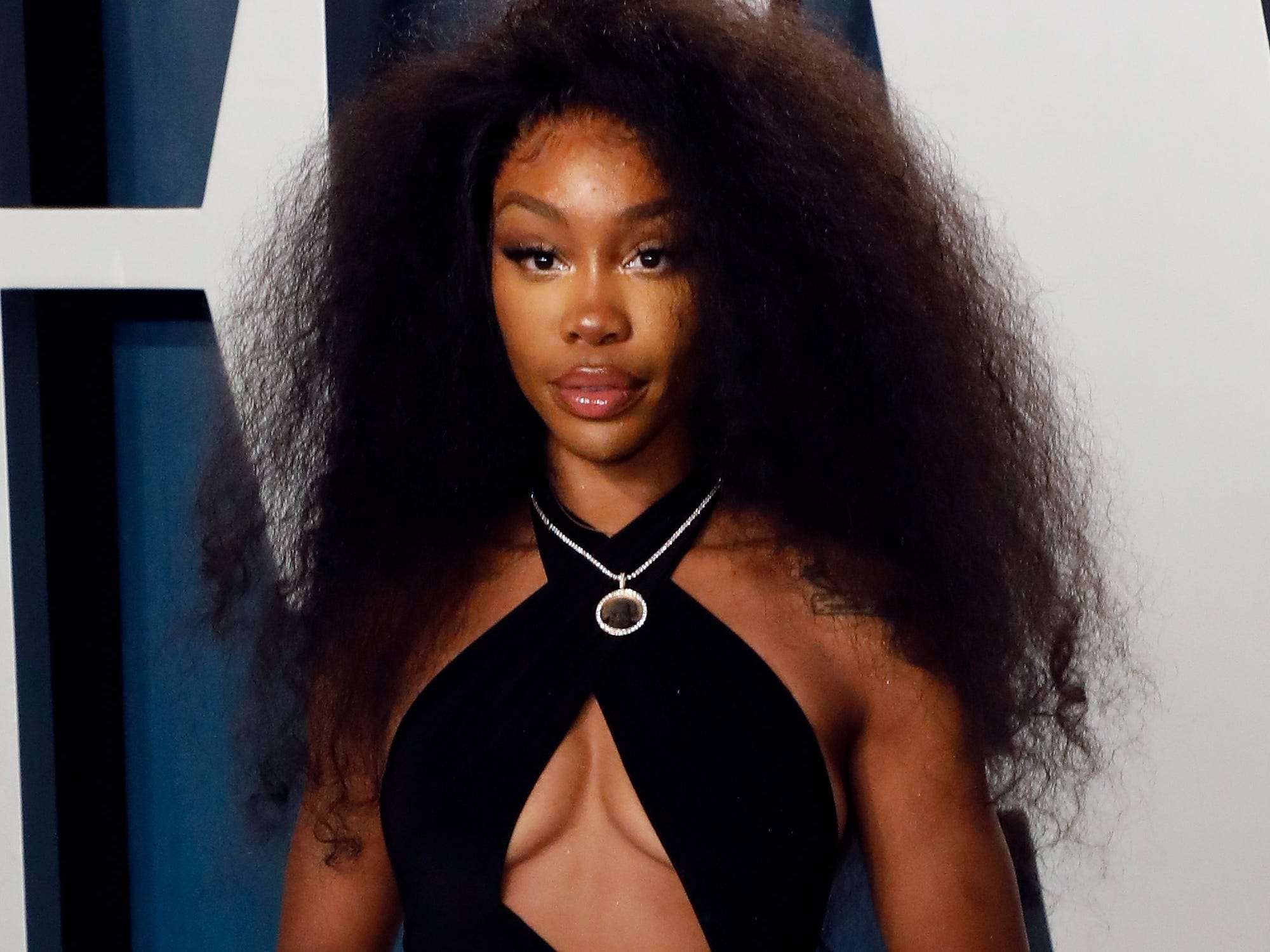 SZA says she was 'so scared' to wear a hijab growing up after 9/11 ...