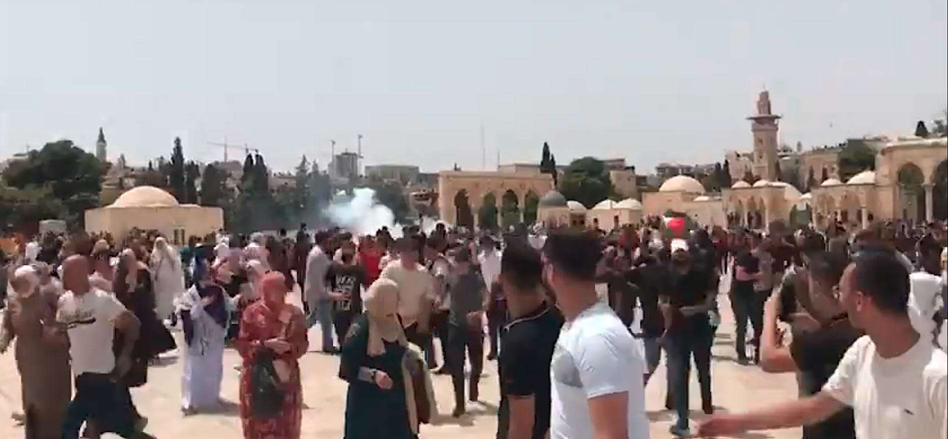 Video Appears To Show New Violence At The Al-Aqsa Mosque In East ...