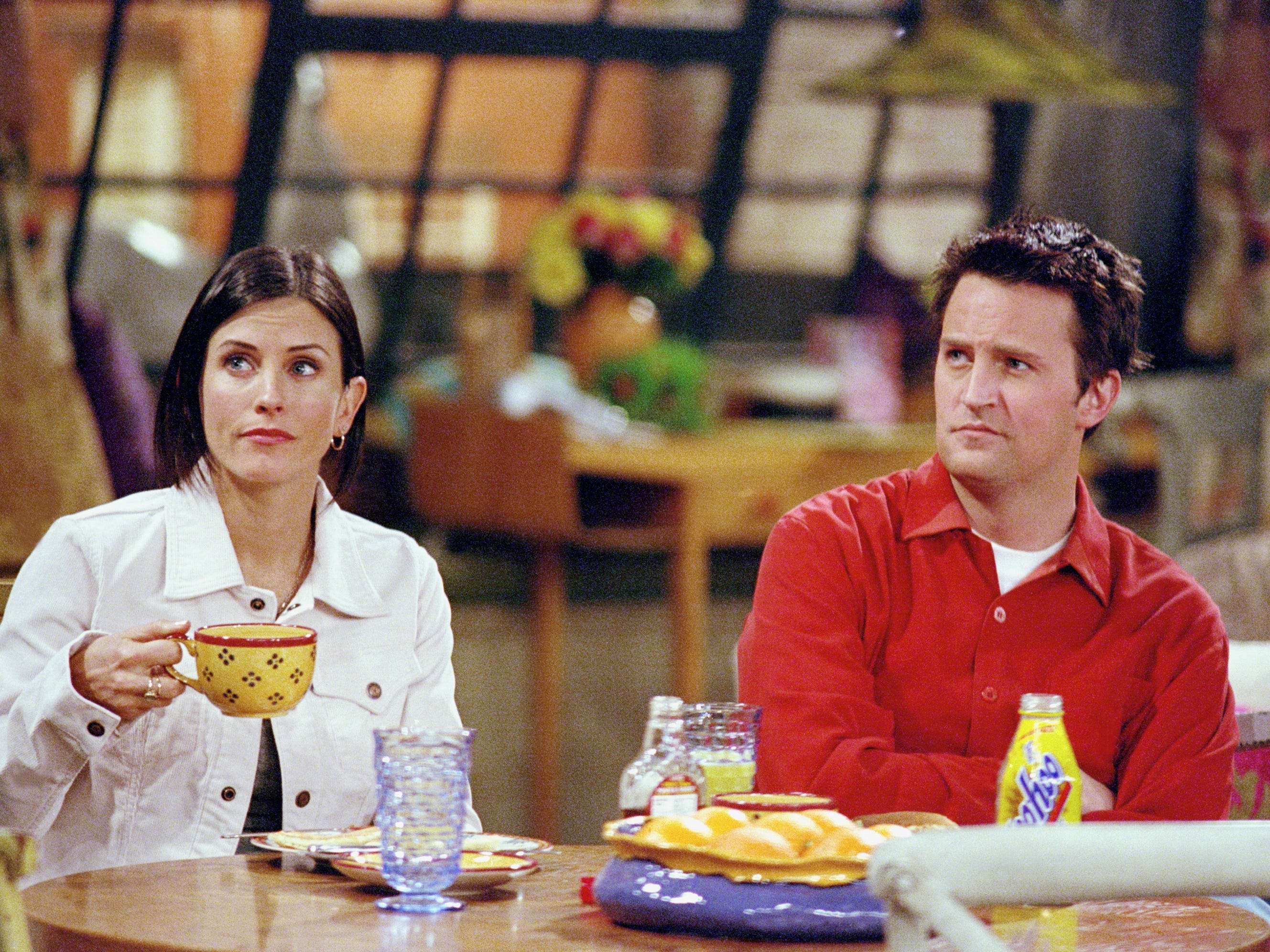 'Friends' costars Courteney Cox and Matthew Perry are ...