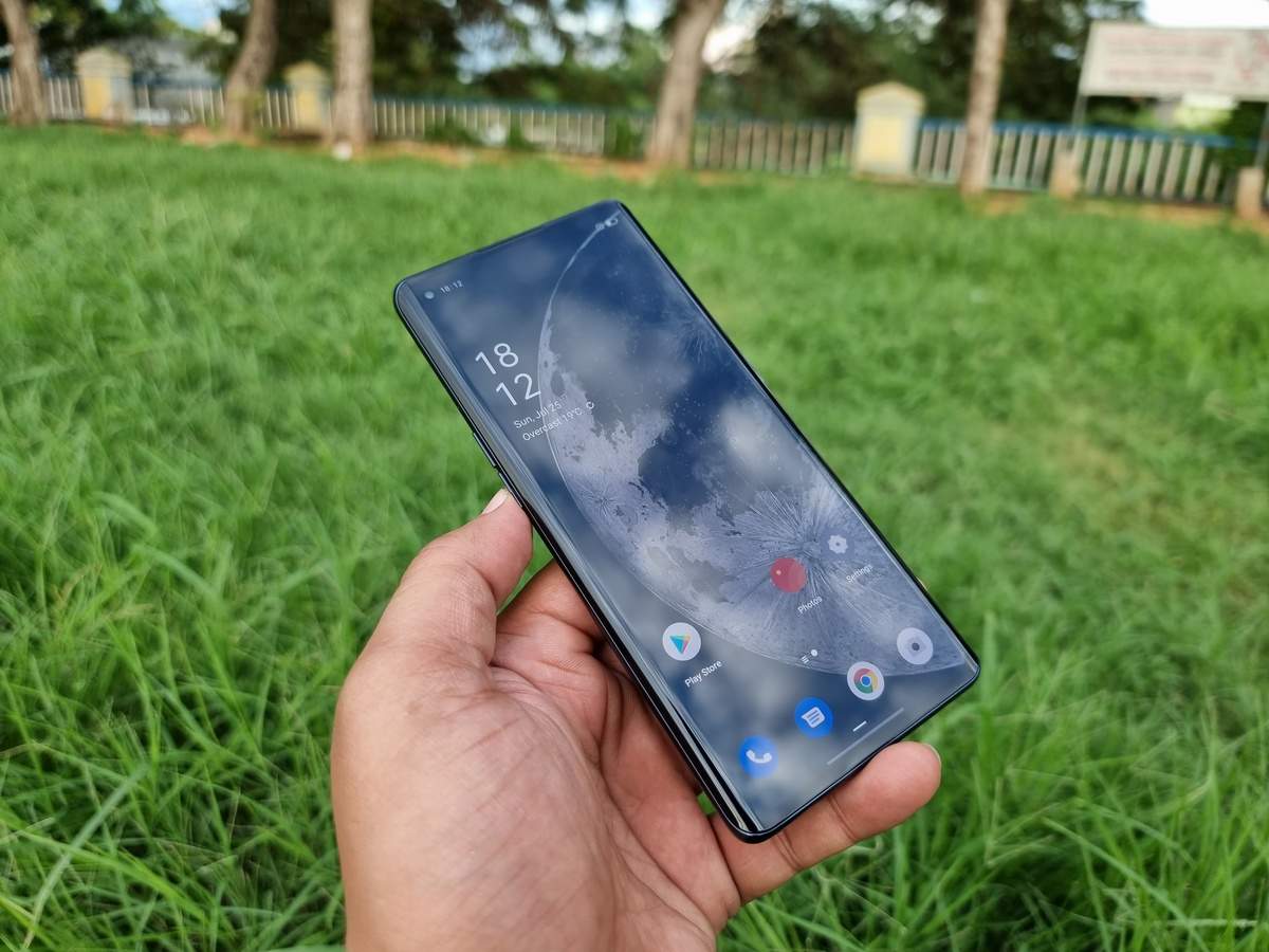 Oppo Reno6 Pro 5G Review: The Snapdragon Version. Major