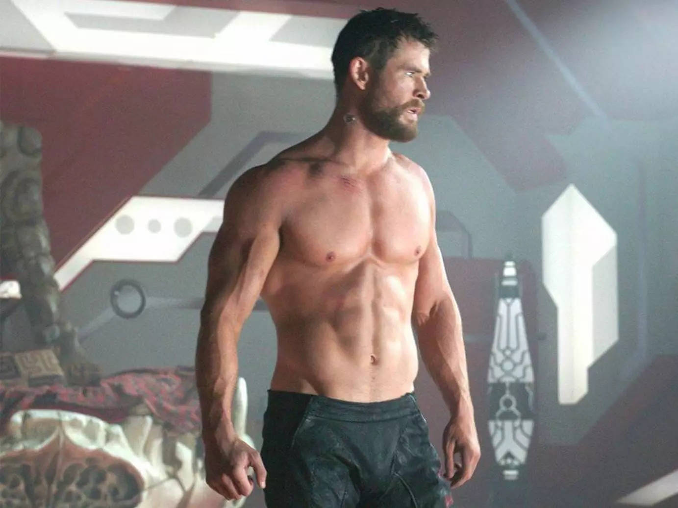 Chris Hemsworth Fitness Routine: From Eating 4,500 Calories Worth