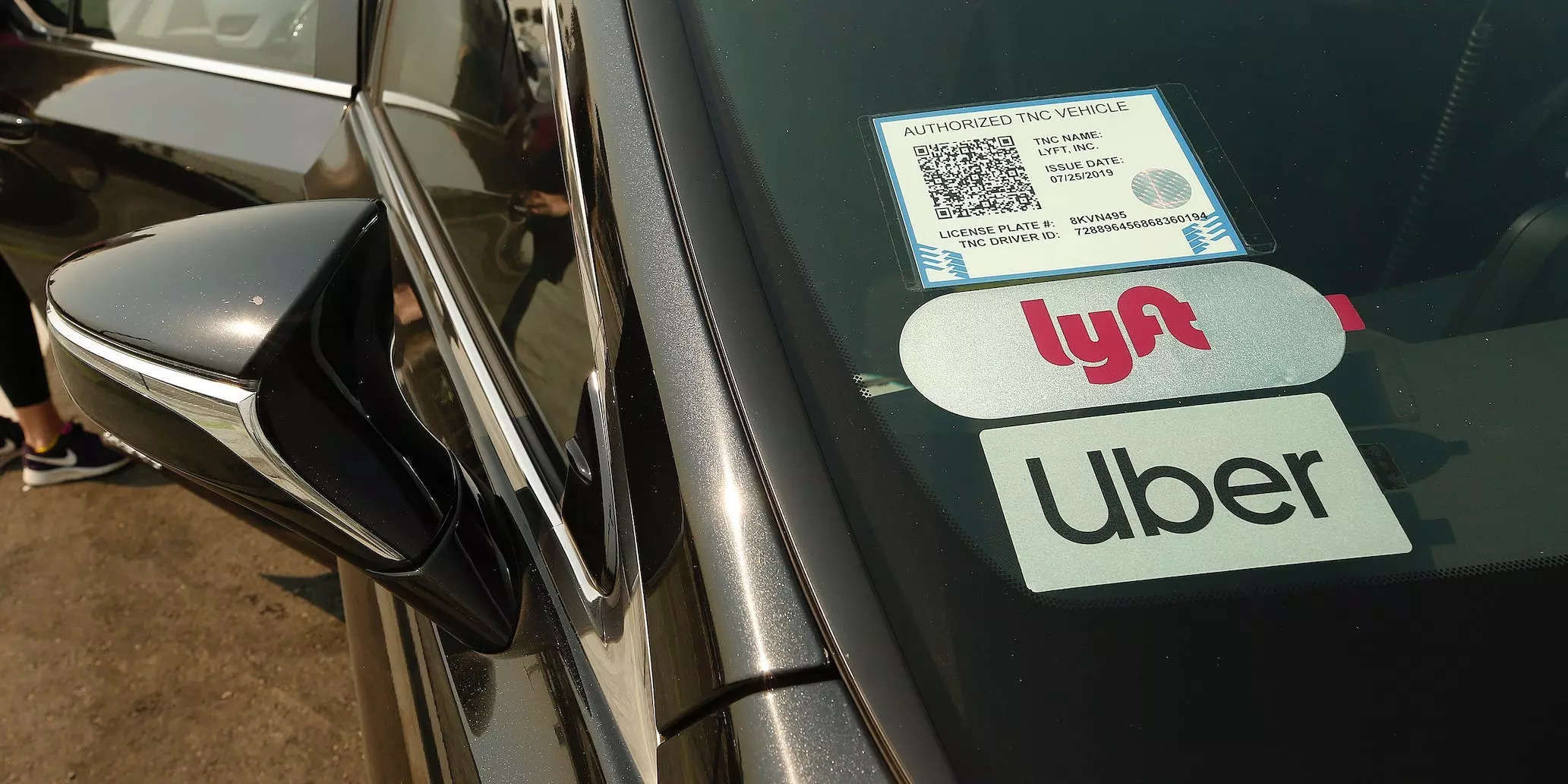 Uber and Lyft will pay the legal fees of drivers sued under Texas' new