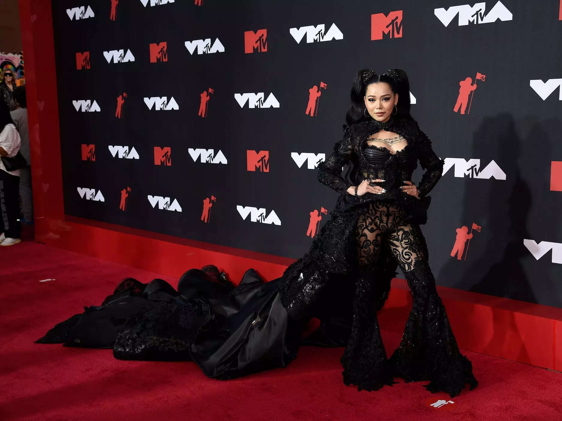 The most daring looks celebrities wore to the 2021 MTV Video Music Awards |  Business Insider India