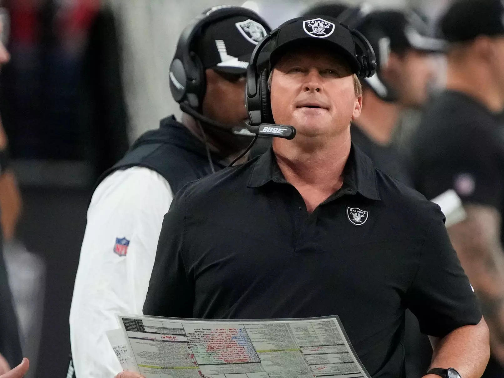 Raiders head coach Jon Gruden steps down after offensive emails surface 