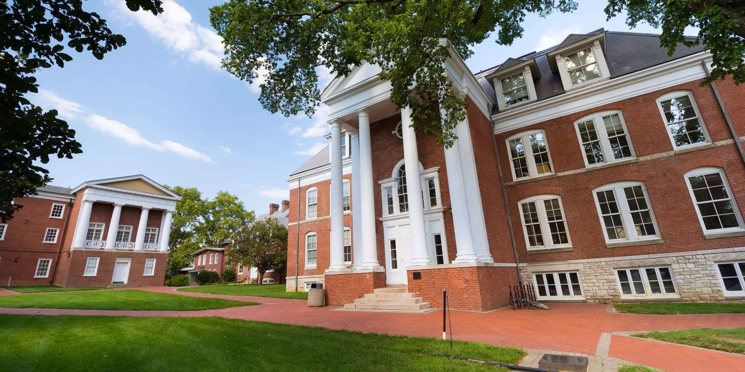 University of Delaware students are accusing the school of protecting ...