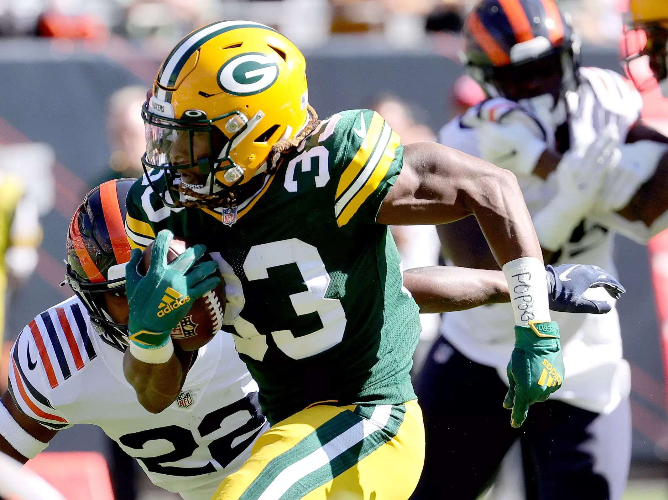 Green Bay Packers add pocket to Aaron Jones' jersey so he can play with  dad's ashes : r/nfl