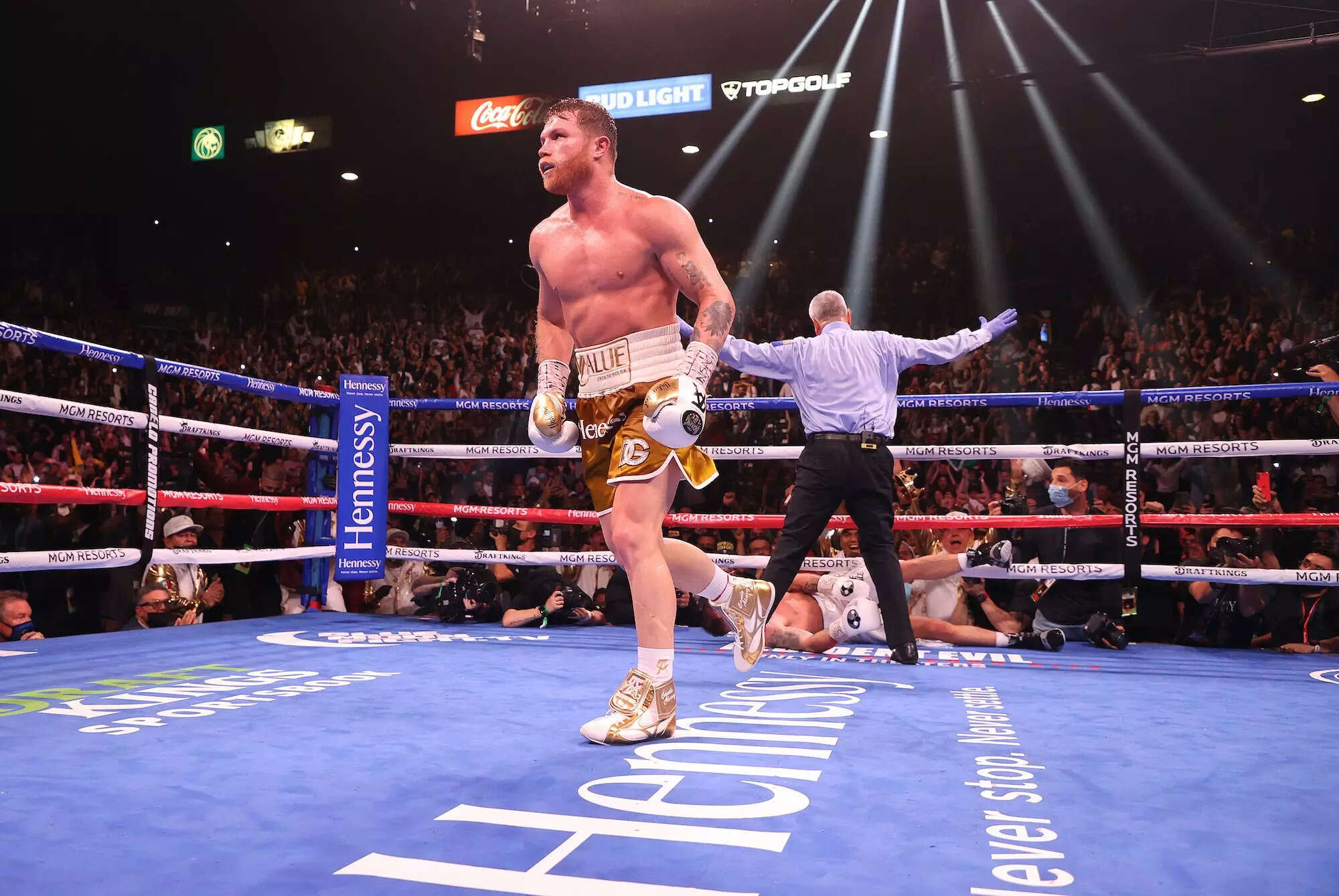 Saul Alvarez Finishes Caleb Plant In Historic Fight To Become Boxing's ...