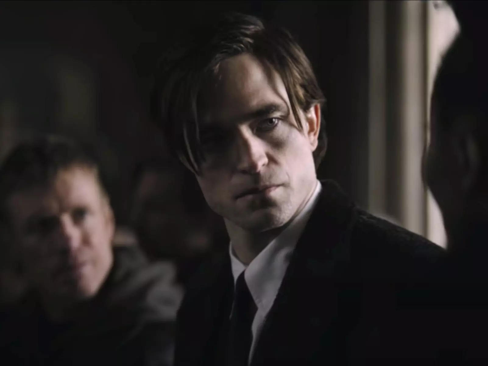 'The Batman' Director Explains Why Robert Pattinson Wears Smudged ...