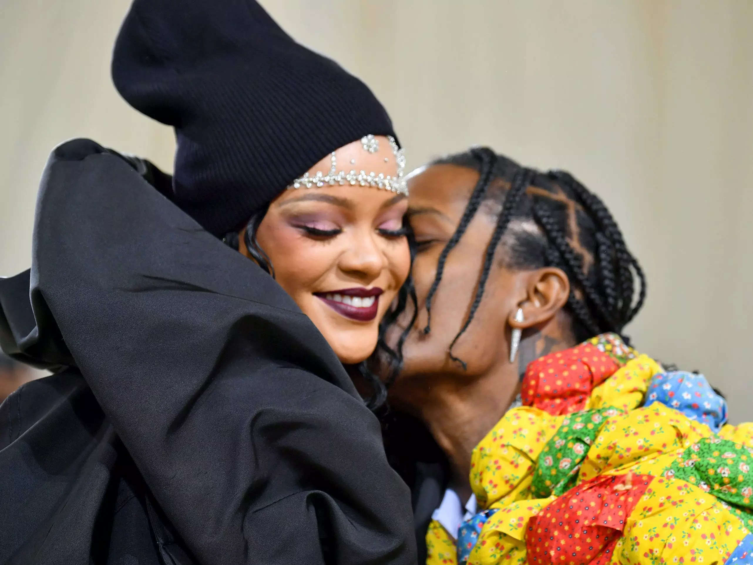 Rihanna Is Pregnant With Her First Child With Boyfriend Aap Rocky