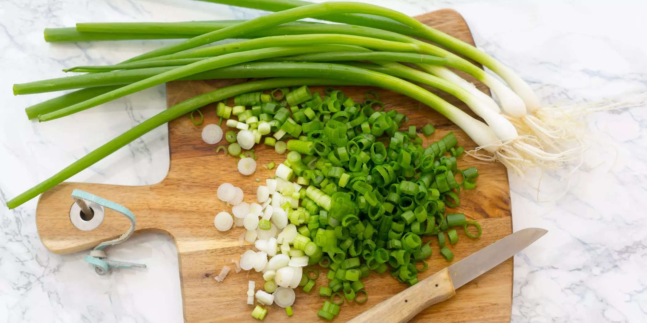 The Difference Between Chives, Scallions, and Green Onions - Escoffier  Online