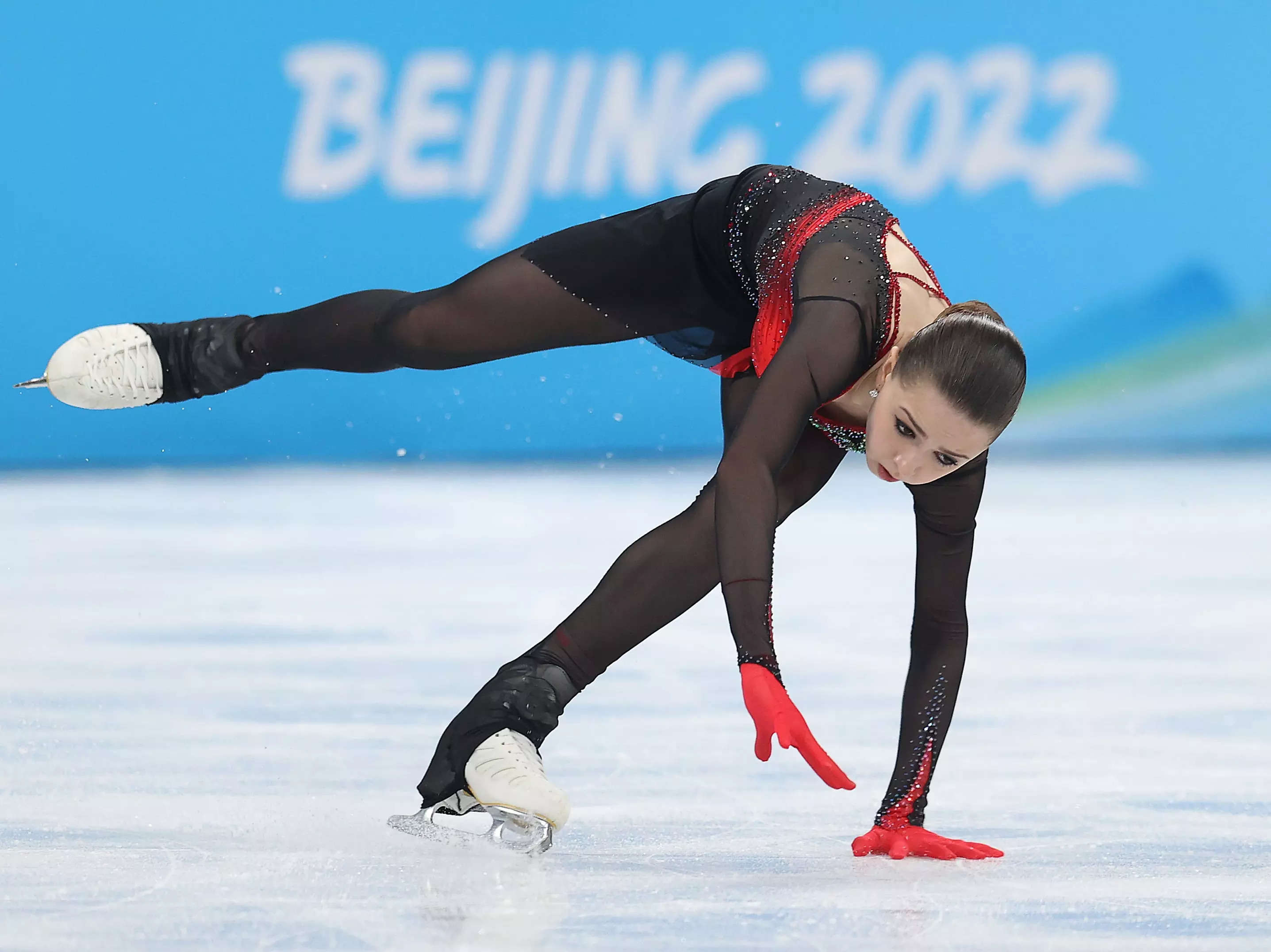 Russian Figure Skater Kamila Valieva Stumbles And Falls In Olympic Free ...