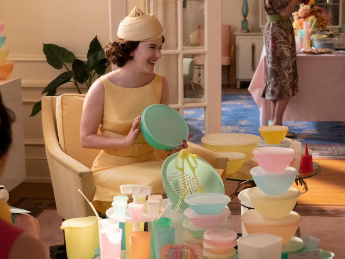 The Marvelous Mrs. Maisel's latest episode briefly shows how Tupperware cracked a very difficult market with its brilliant marketing strategy in the | Business Insider India